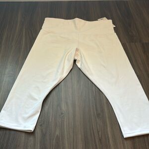 Athleta Elation Capri White
